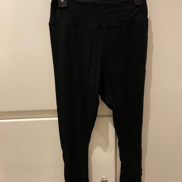 Year of Ours Split Hem Leggings - Picture 5 of 5